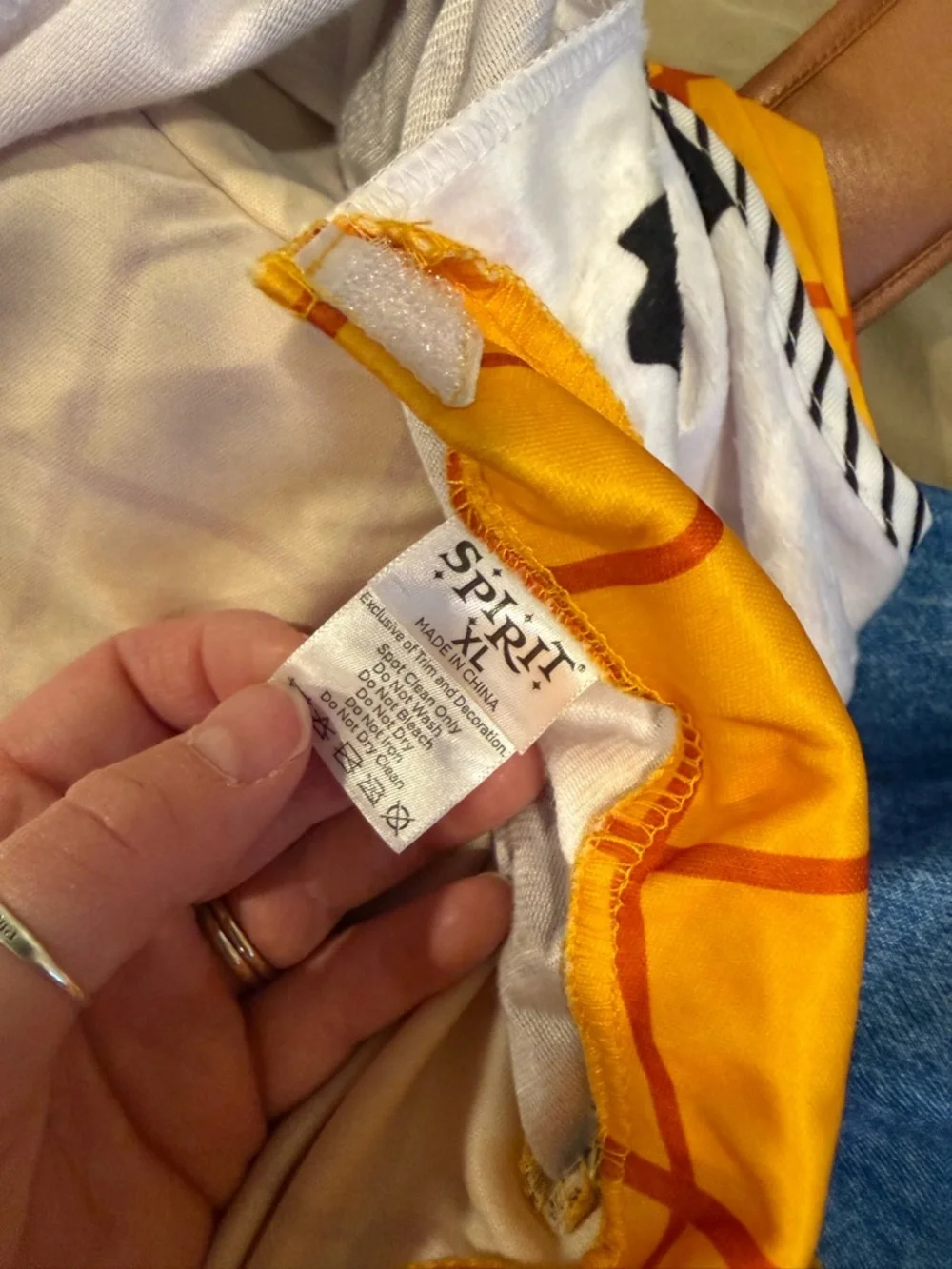 Men’s Spirit Halloween Pixar Disney’s Woody Toy Story Costume (Size XL) - Picture 3 of 7